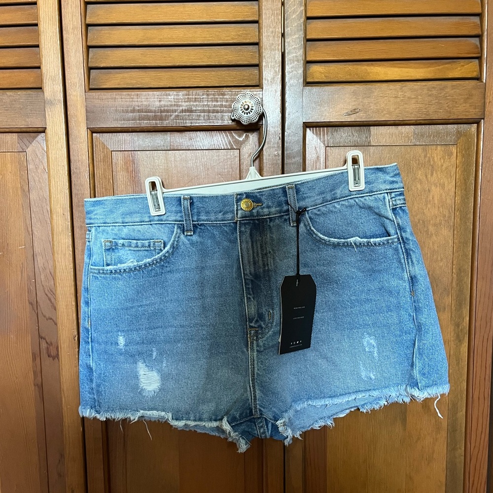 Current/Elliott Mid Rise Shorts